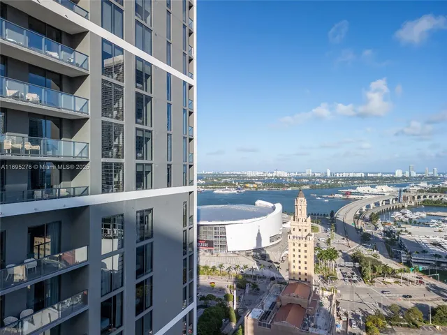 $4,500 | 159 Northeast 6th Street, Unit 2414, Miami, FL 33132