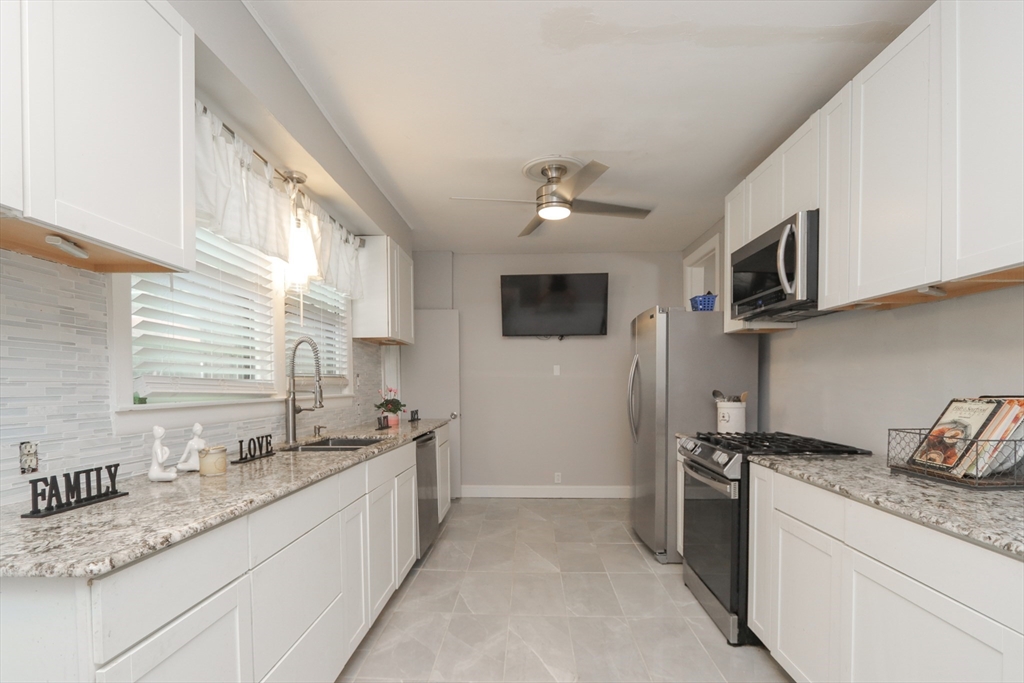 83 Kimberly Avenue Springfield, MA 01108 - Photo 9 of 33
