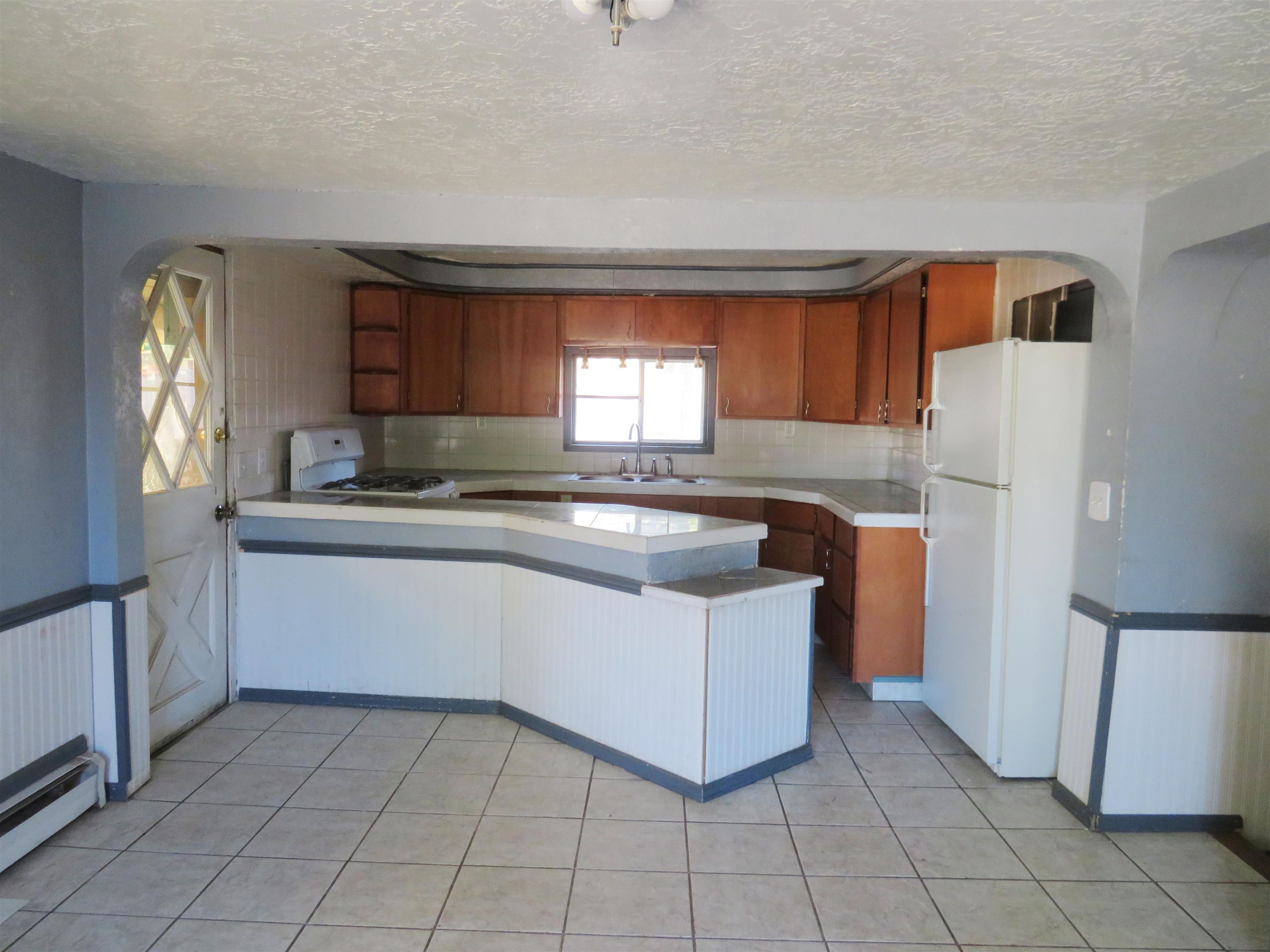 528 West Miller Street Rawlins, WY 82301 - Photo 5 of 22