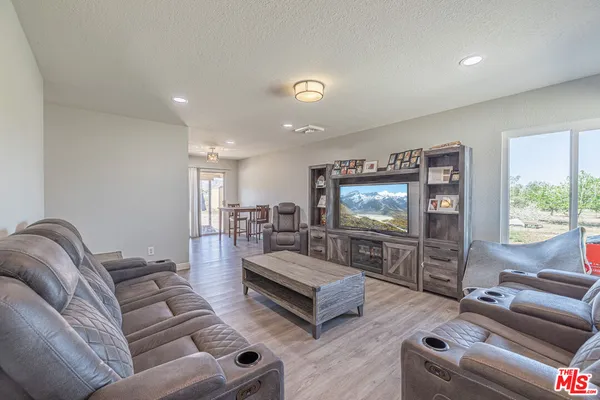 $650,000 | 8344 East E Avenue, Littlerock, CA 93543