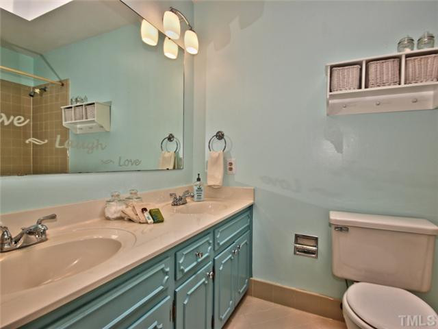 10224 Bushveld Lane Raleigh, NC 27613 - Photo 17 of 25 Bathroom