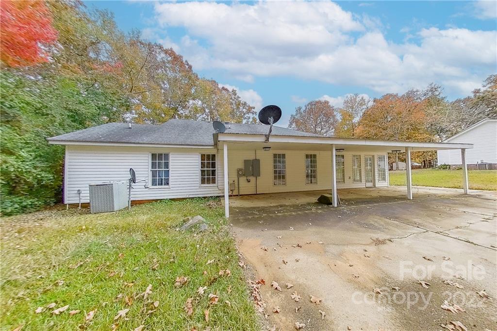 3804 Dusty Hollow Road Monroe, NC 28110 - Photo 40 of 42 front view of a house with a big yard