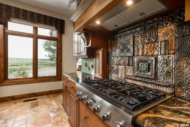 $2,600,000 | 0 East 1450 Road, Dahinda, IL 61428