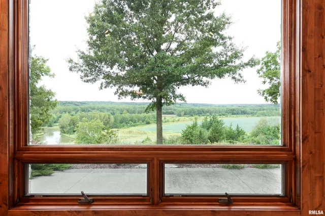 $2,600,000 | 0 East 1450 Road, Dahinda, IL 61428