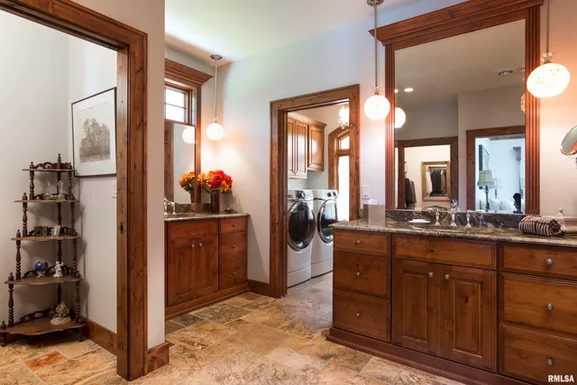 $2,600,000 | 0 East 1450 Road, Dahinda, IL 61428