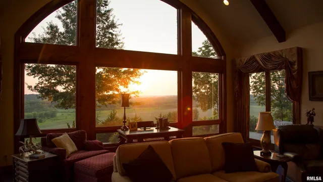 $2,600,000 | 0 East 1450 Road, Dahinda, IL 61428