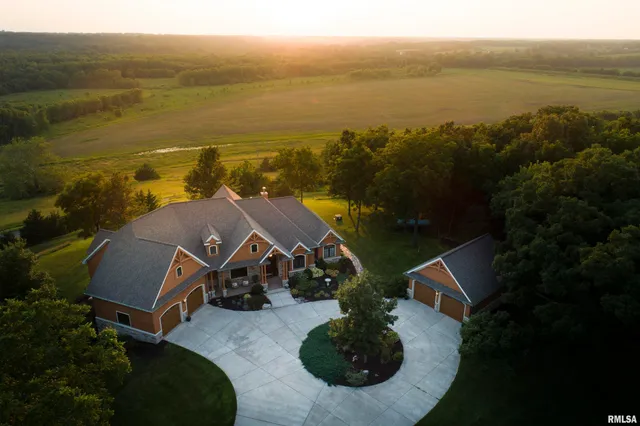 $2,600,000 | 0 East 1450 Road, Dahinda, IL 61428