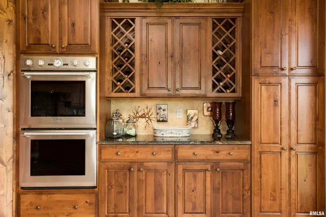 $2,600,000 | 0 East 1450 Road, Dahinda, IL 61428