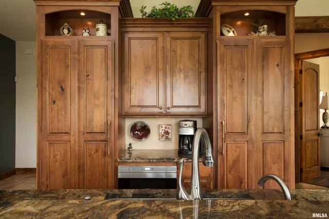 $2,600,000 | 0 East 1450 Road, Dahinda, IL 61428