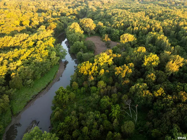 $2,600,000 | 0 East 1450 Road, Dahinda, IL 61428