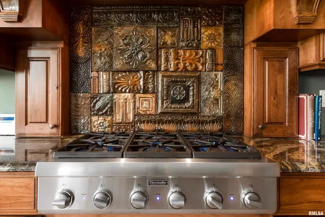 $2,600,000 | 0 East 1450 Road, Dahinda, IL 61428