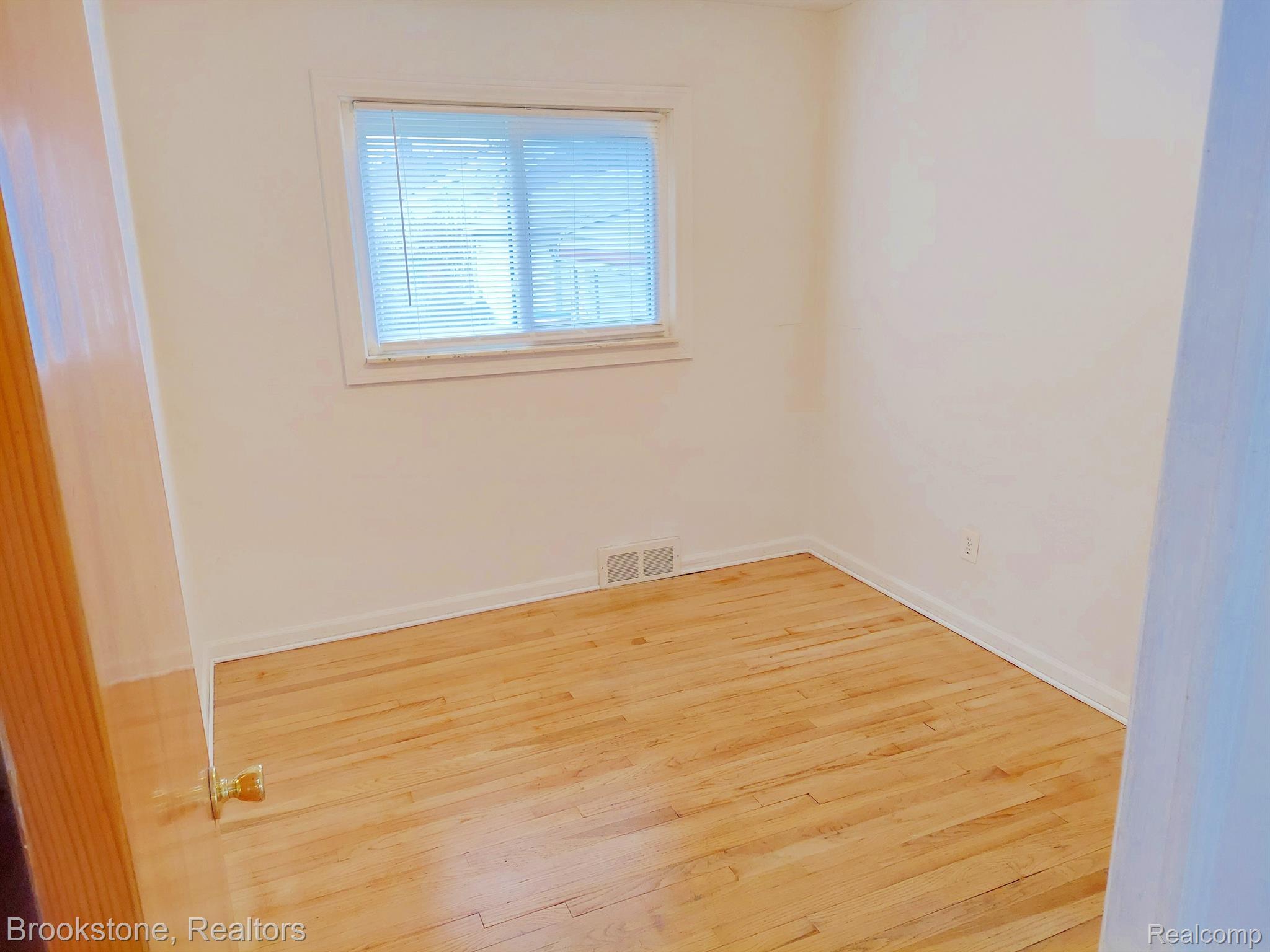 18250 Stephens Road Eastpointe, MI 48021 - Photo 13 of 67 Gallery Image 13