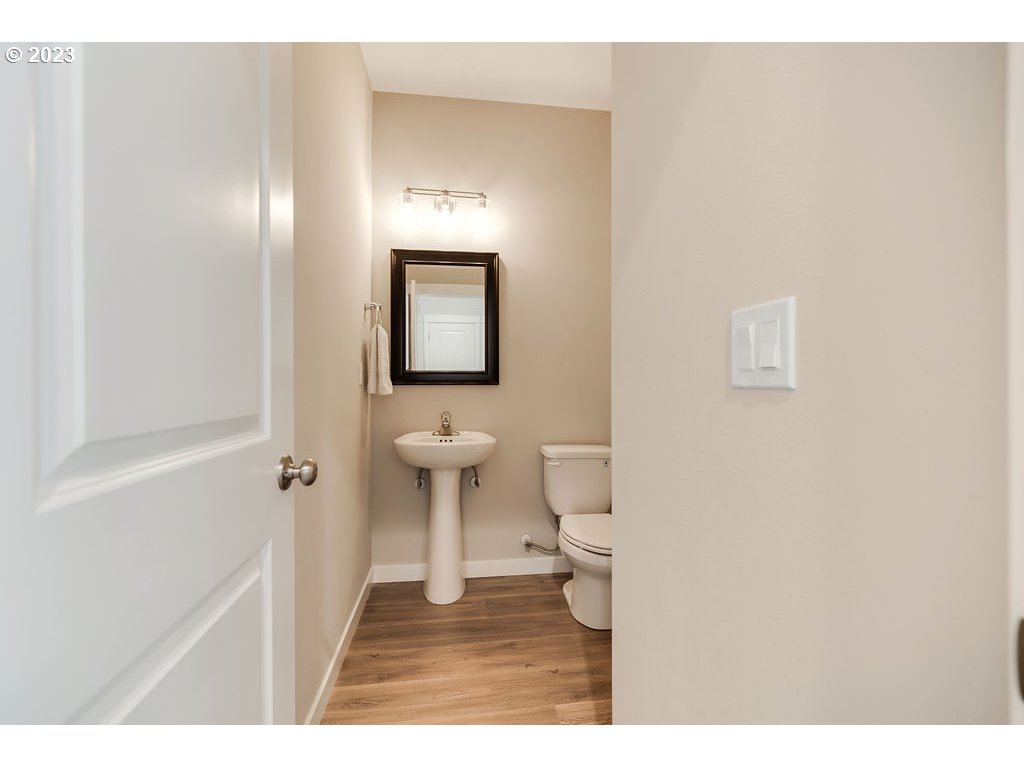 14985 Southeast Baden Powell Road Happy Valley, OR 97086 - Photo 10 of 24 Bathroom