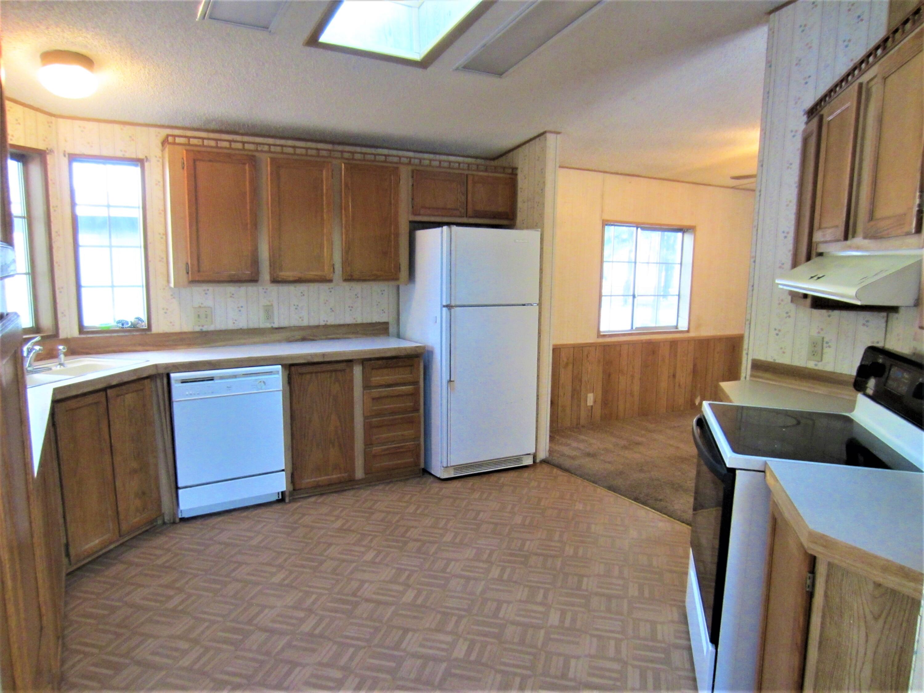 52333 Ammon Road La Pine, OR 97739 - Photo 5 of 21 IMG_4420