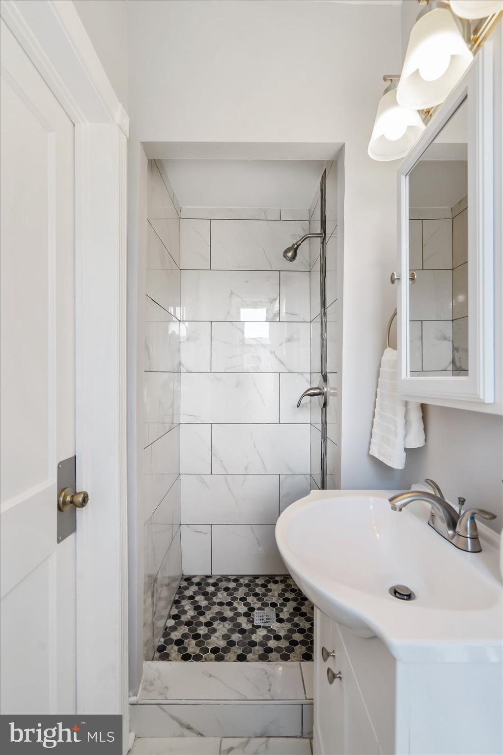 1514 Kingsway Road Baltimore, MD 21218 - Photo 35 of 45