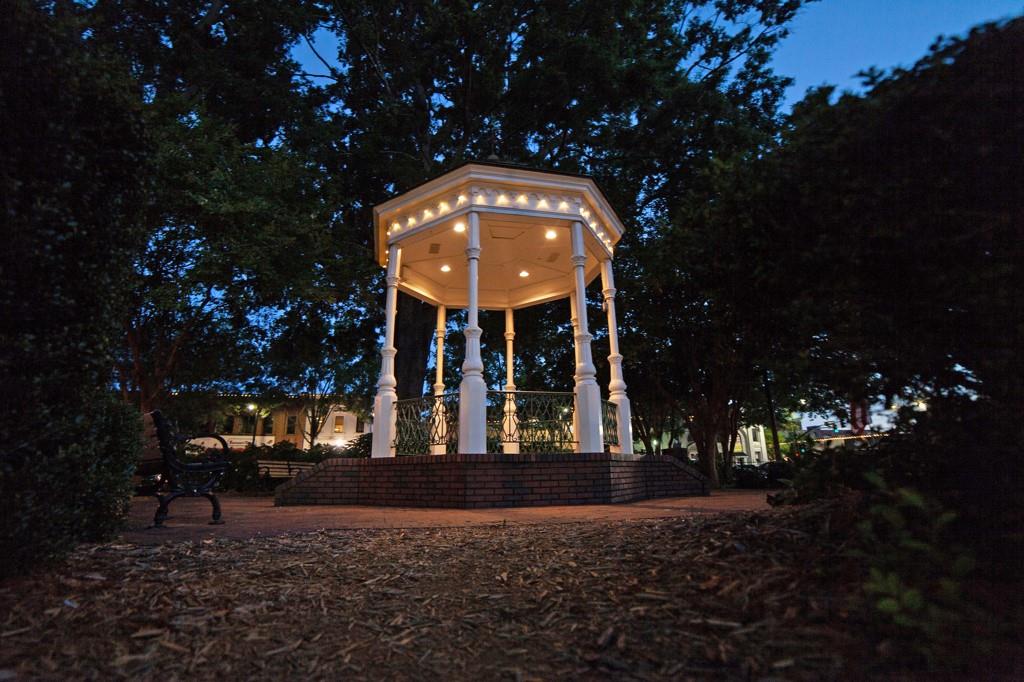 402 Prosper Circle, Unit 102 Marietta, GA 30060 - Photo 71 of 72 a front view of a house with a yard