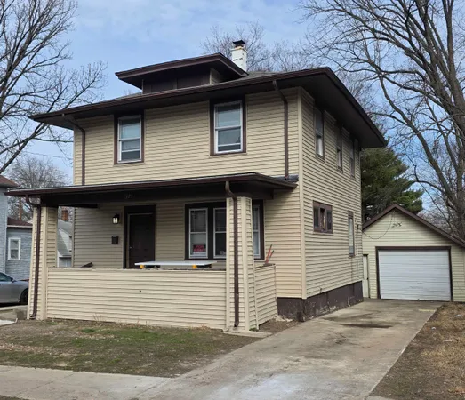 $1,350 | 321 Albert Avenue, Rockford, IL 61101