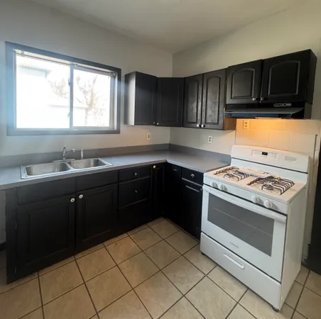 $1,350 | 321 Albert Avenue, Rockford, IL 61101