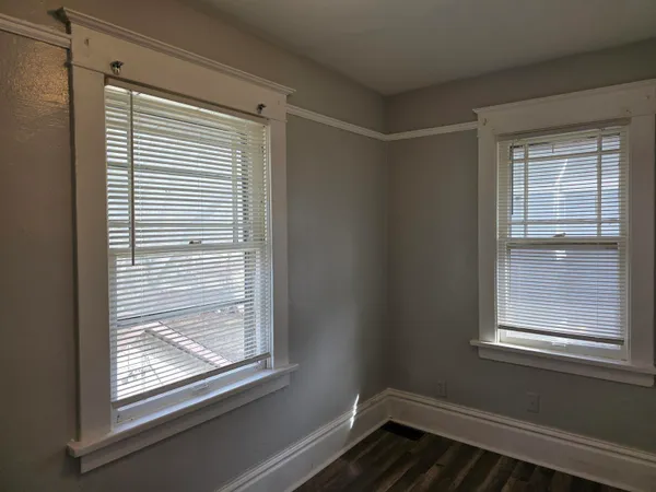 $1,350 | 321 Albert Avenue, Rockford, IL 61101