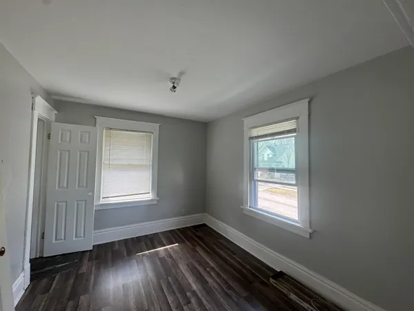 $1,350 | 321 Albert Avenue, Rockford, IL 61101