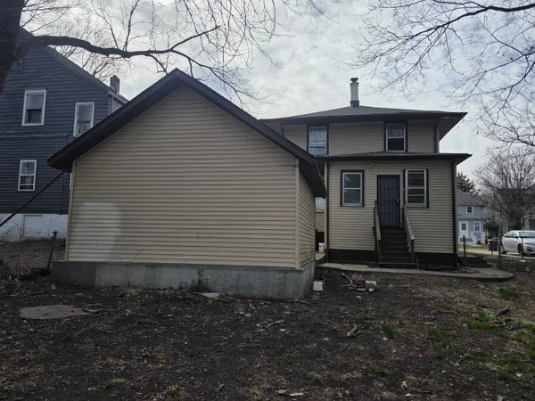 $1,350 | 321 Albert Avenue, Rockford, IL 61101