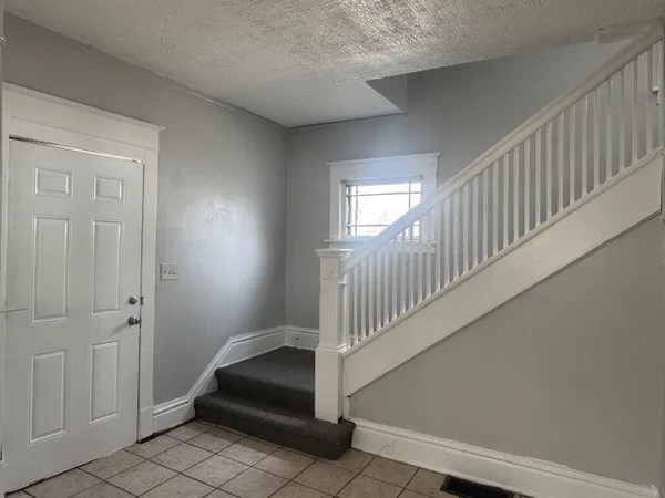 $1,350 | 321 Albert Avenue, Rockford, IL 61101