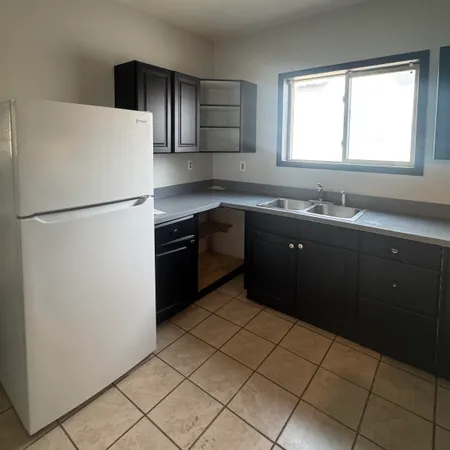 $1,350 | 321 Albert Avenue, Rockford, IL 61101