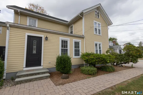 $2,750 | 387 Buckland Street, Southington, CT 06479