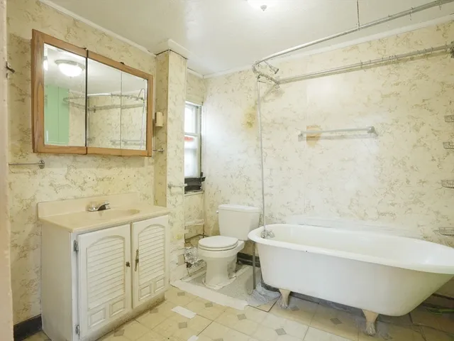 $585,000 | 8 Curve Street, Newton, MA 02465