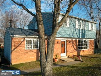 1327 Cherry Tree Road Aston, PA 19014 - Photo 1 of 6 Exterior Front