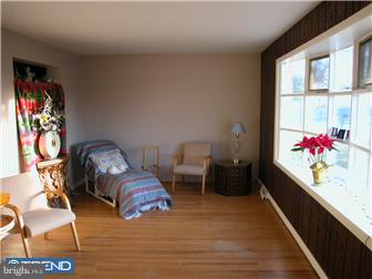 1327 Cherry Tree Road Aston, PA 19014 - Photo 2 of 6 Living Room