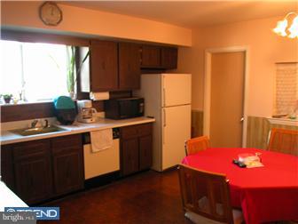 1327 Cherry Tree Road Aston, PA 19014 - Photo 3 of 6 Kitchen
