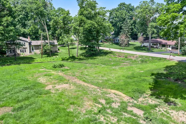 $849,900 | 24695 Glen Road, Excelsior, MN 55331