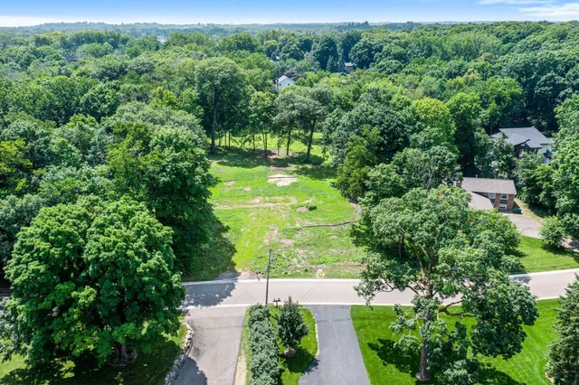 $849,900 | 24695 Glen Road, Excelsior, MN 55331