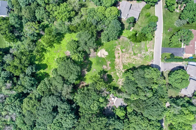 $849,900 | 24695 Glen Road, Excelsior, MN 55331