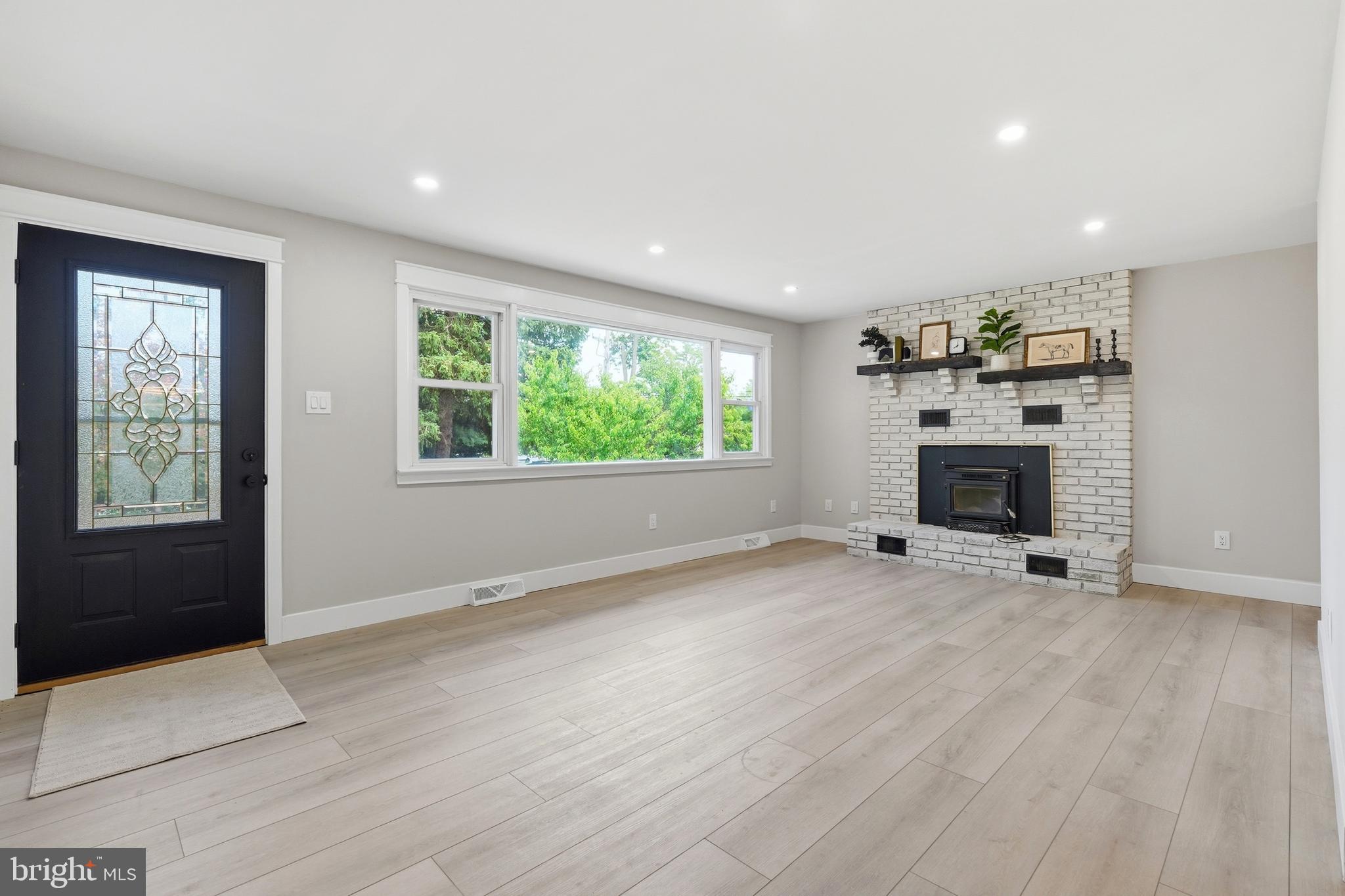 422 Privet Road Horsham, PA 19044 - Photo 3 of 27