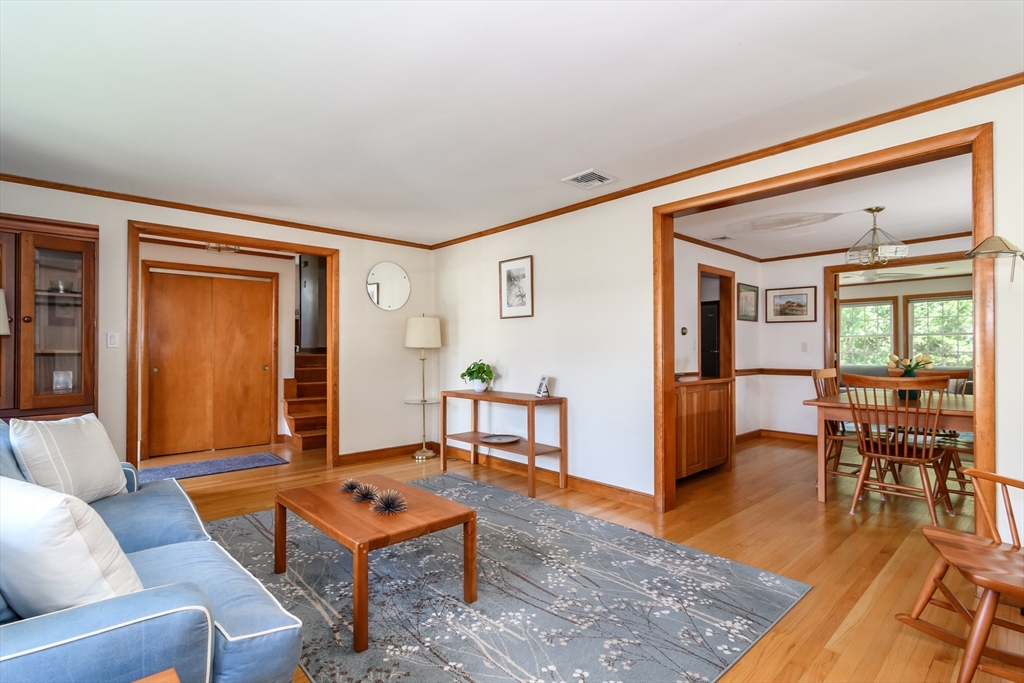 78 Whiting Way Needham, MA 02492 - Photo 4 of 19