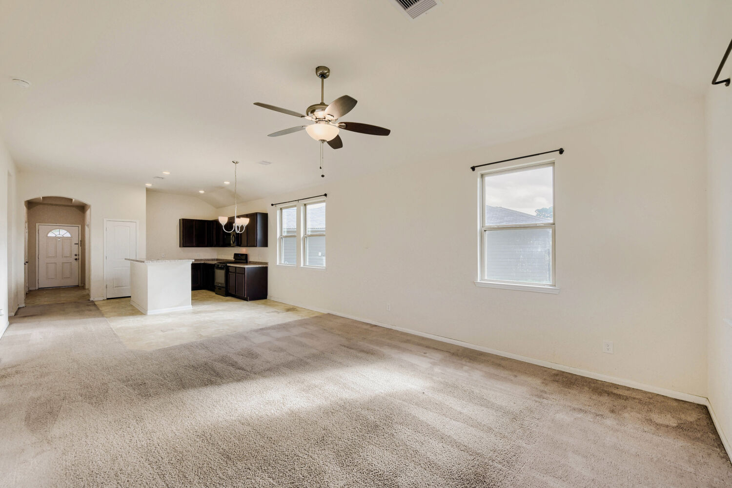 13990 Katlin Road Conroe, TX 77306 - Photo 7 of 28