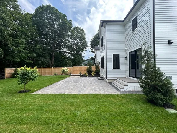 $1,885,000 | 134 Hillside Avenue, Unit 134, Needham, MA 02494