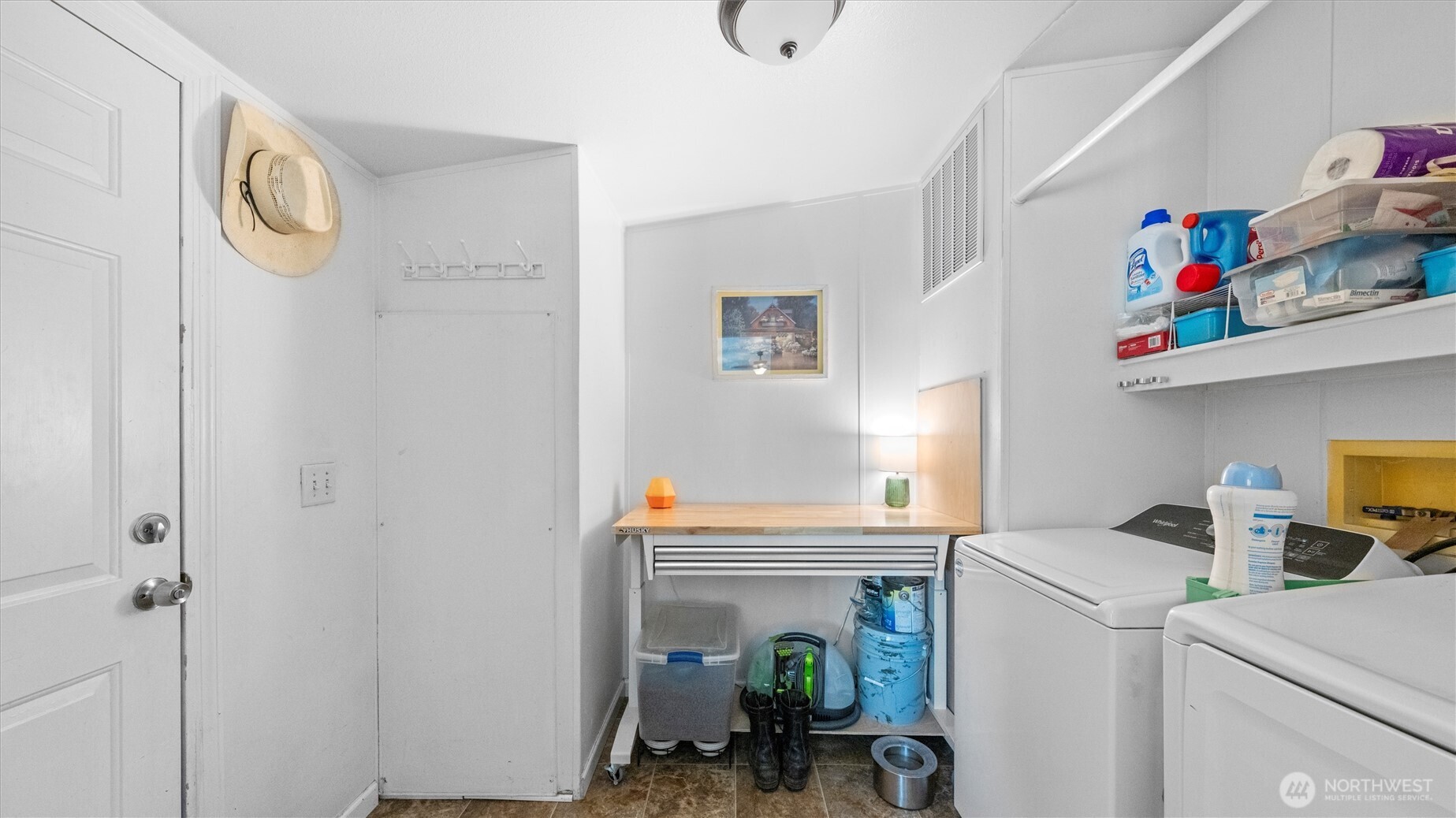 457 McKinney Road Walla Walla, WA 99362 - Photo 9 of 29 a utility room with dryer and washer