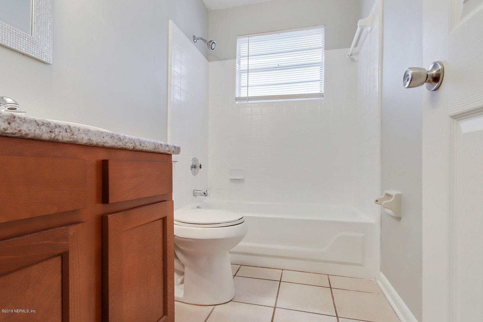 5334 Clarendon Road Jacksonville, FL 32205 - Photo 21 of 25 Guest Bathroom