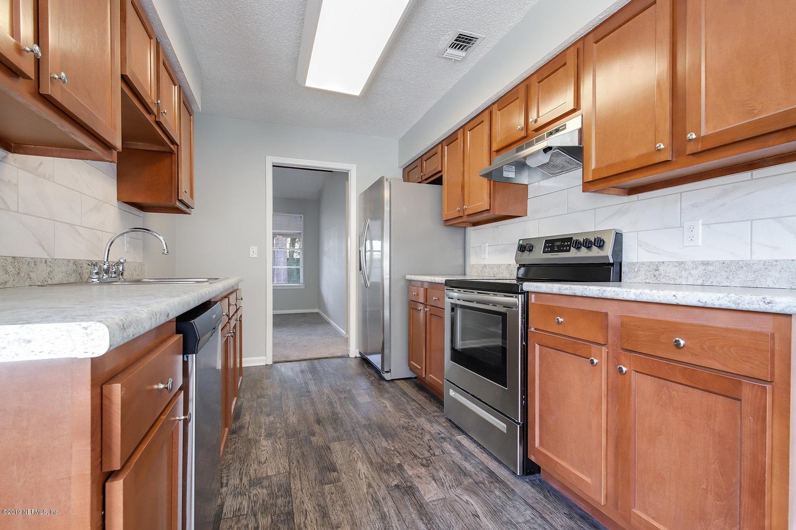 5334 Clarendon Road Jacksonville, FL 32205 - Photo 10 of 25 Kitchen