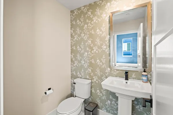 $791,000 | 9873 MacArthur Boulevard, Unit F, Oakland, CA 94605