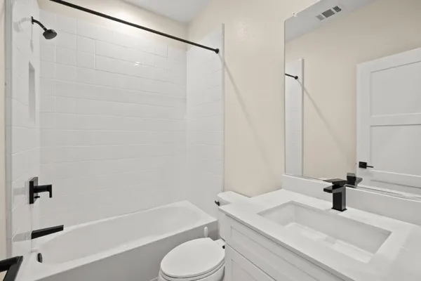 $791,000 | 9873 MacArthur Boulevard, Unit F, Oakland, CA 94605