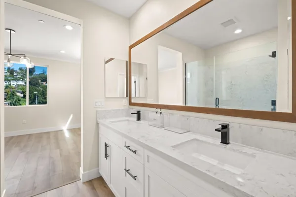$791,000 | 9873 MacArthur Boulevard, Unit F, Oakland, CA 94605