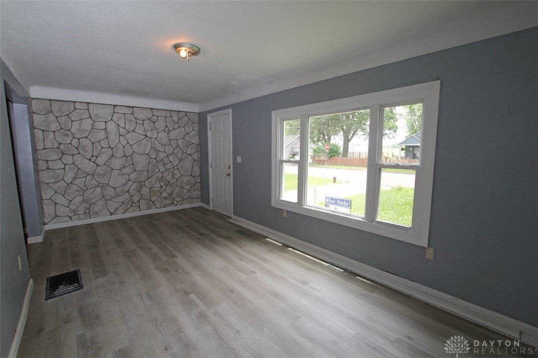 3705 Clearview Road Dayton, OH 45439 - Photo 5 of 22