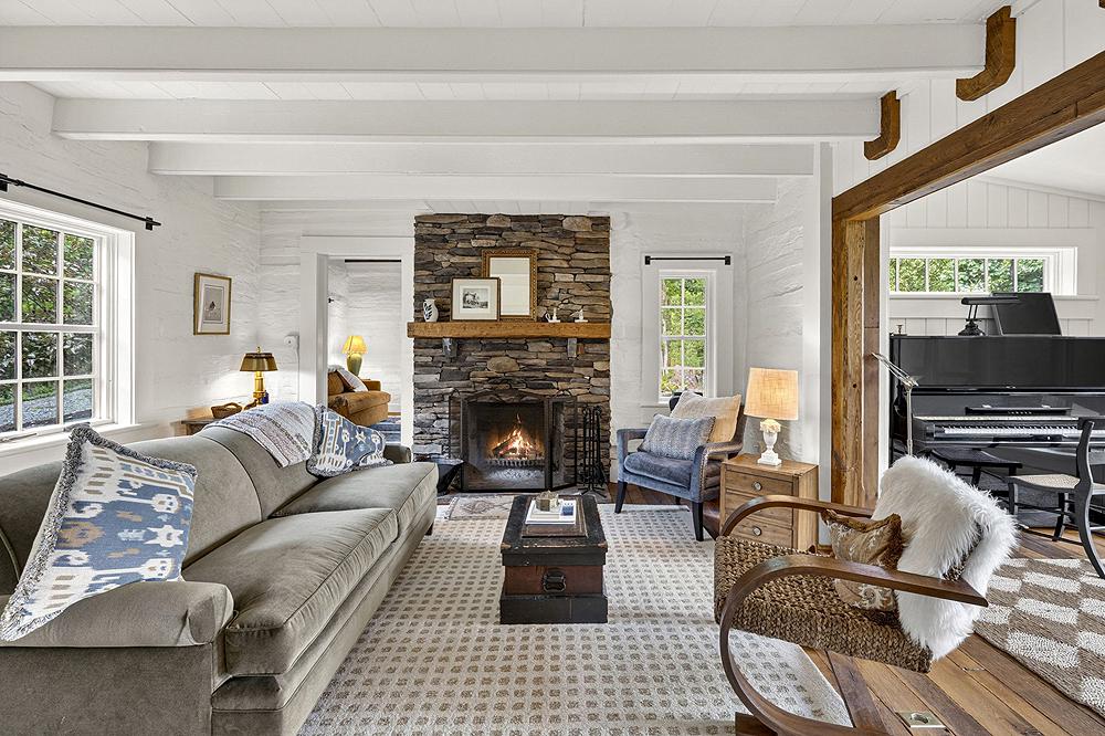 4439 Old Forge Road Luray, VA 22835 - Photo 14 of 101 Living Room