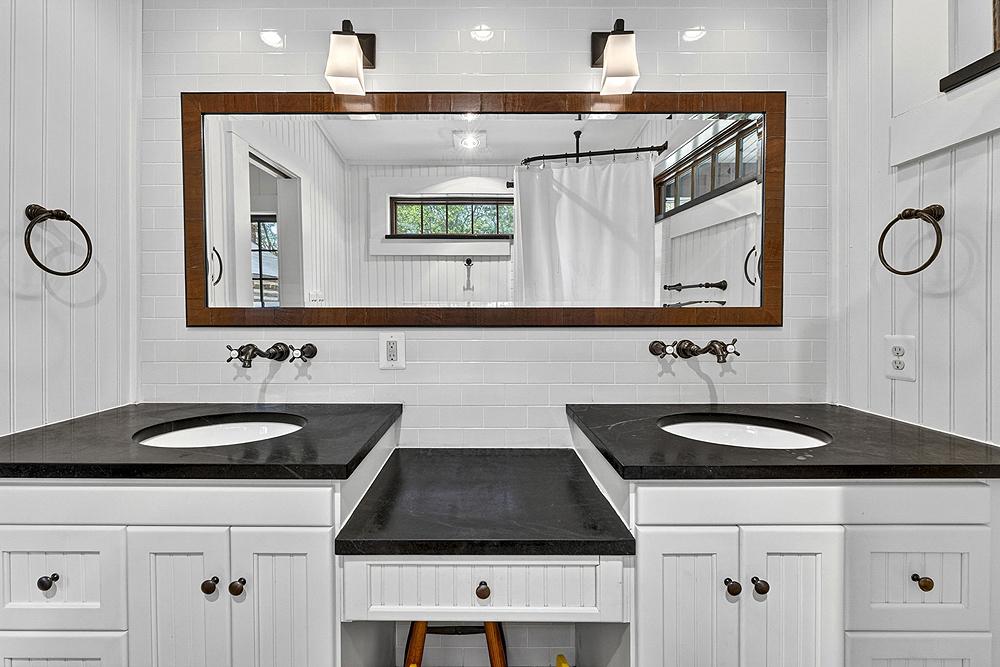 4439 Old Forge Road Luray, VA 22835 - Photo 37 of 101 Downstairs Bath