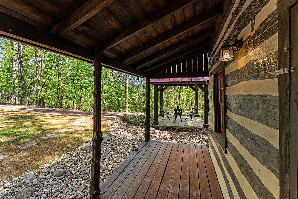 4439 Old Forge Road Luray, VA 22835 - Photo 90 of 101 Guest Cabin Porch