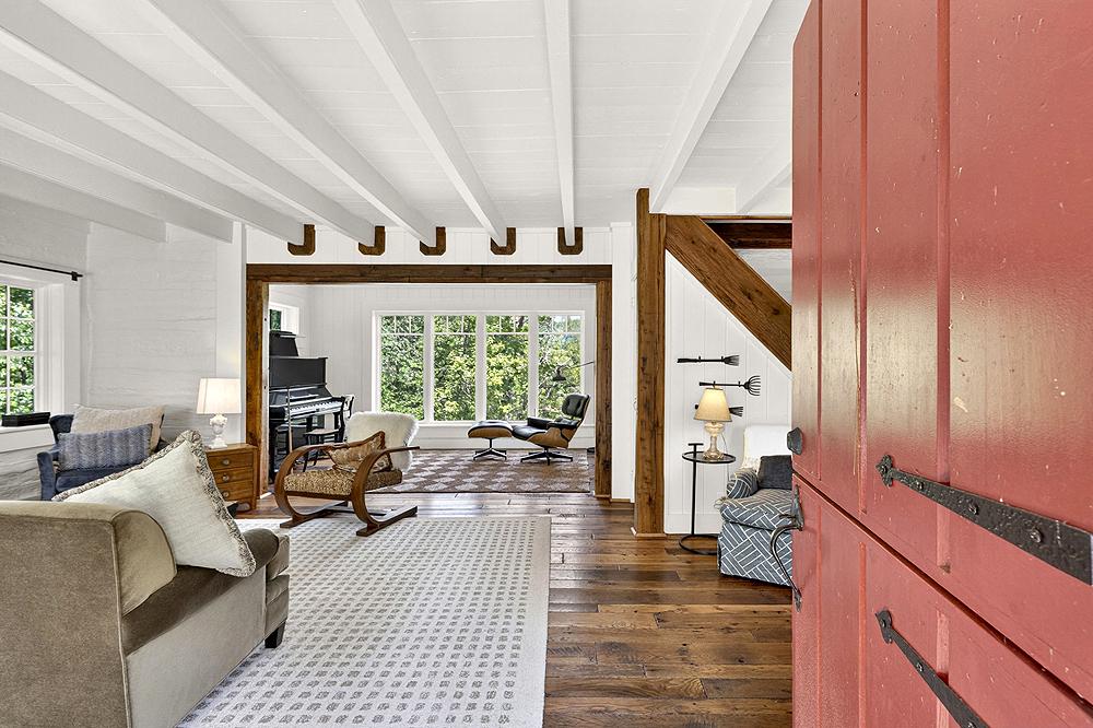 4439 Old Forge Road Luray, VA 22835 - Photo 10 of 101 Entry to Living Room